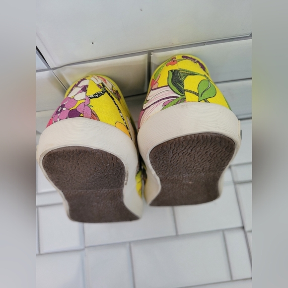 Seavees Trina Turk Baja Slip On Canvas Shoe Fashion Sneaker Yellow Tropical Flor - Picture 7 of 11